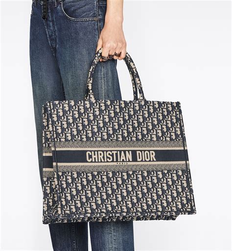 dior bag big|large Dior tote bag.